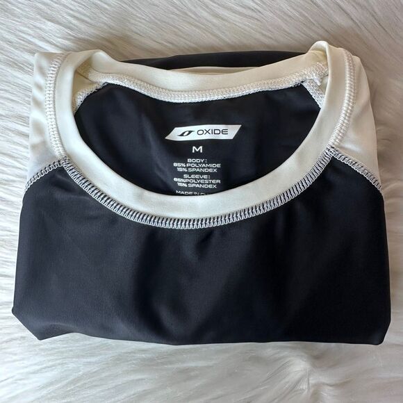 Oxide Long Sleeve Rash Guard Size Medium - Picture 8 of 9